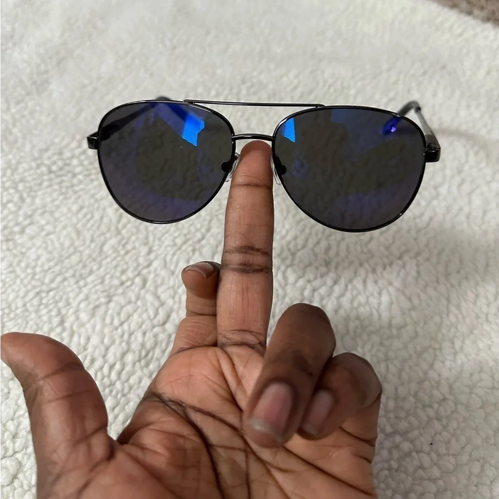 Foster Grant Polarized Pilot Sunglass Matte Black  Frame Purple Reflective Lens